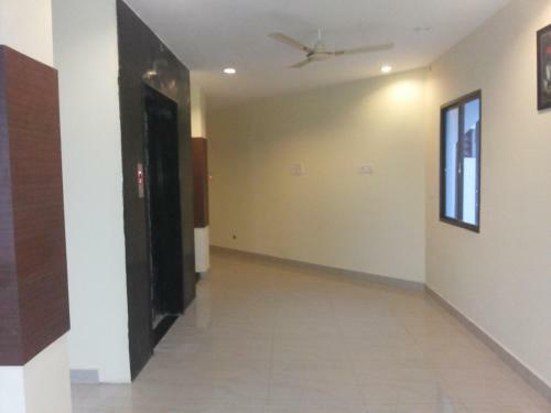 Lodge Hotel Neem Tree Hyderabad Airport