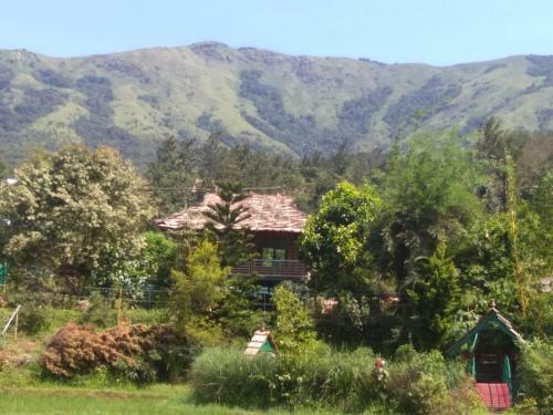 Hotel Koomankolly Resort