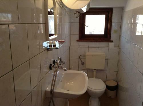 Hostal Vanda Guest House