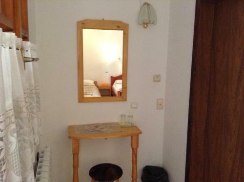 Hostal Vanda Guest House