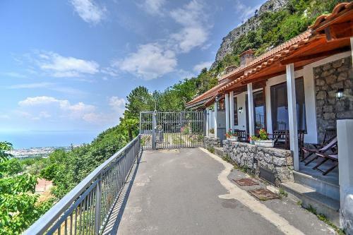 Arola-preazzano Villa Sleeps 4 Pool Wifi