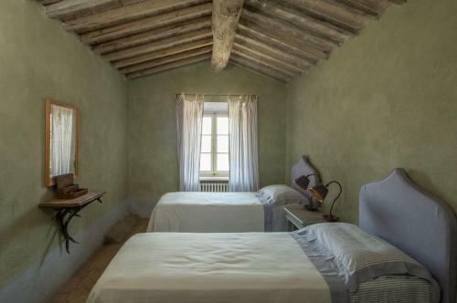 Camigliano Villa Sleeps 16 Air Con Wifi