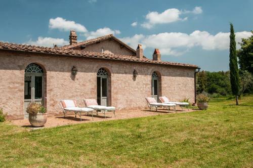 Camigliano Villa Sleeps 16 Air Con Wifi