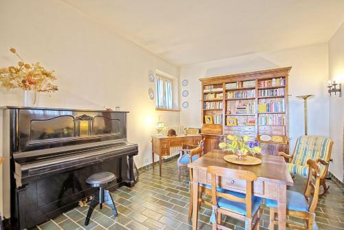 Casamaggiore Villa Sleeps 10 Pool Air Con Wifi