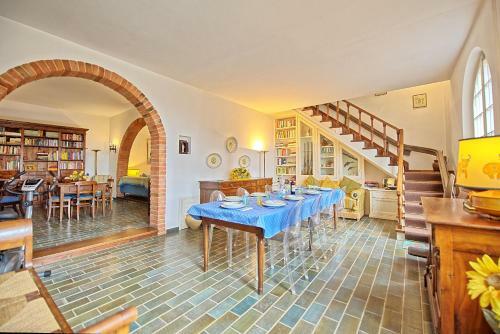 Casamaggiore Villa Sleeps 10 Pool Air Con Wifi