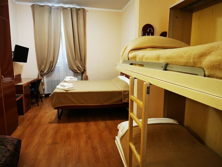 New Alexander Hotel