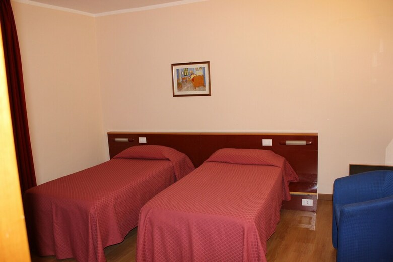 New Alexander Hotel
