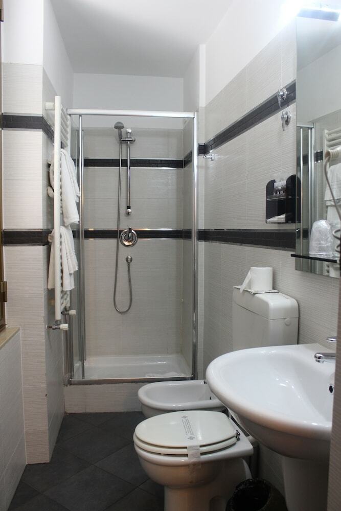 New Alexander Hotel