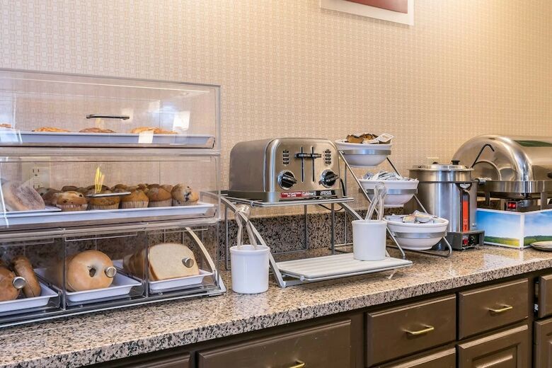 Hotel Comfort Suites