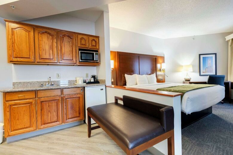 Hotel Comfort Suites