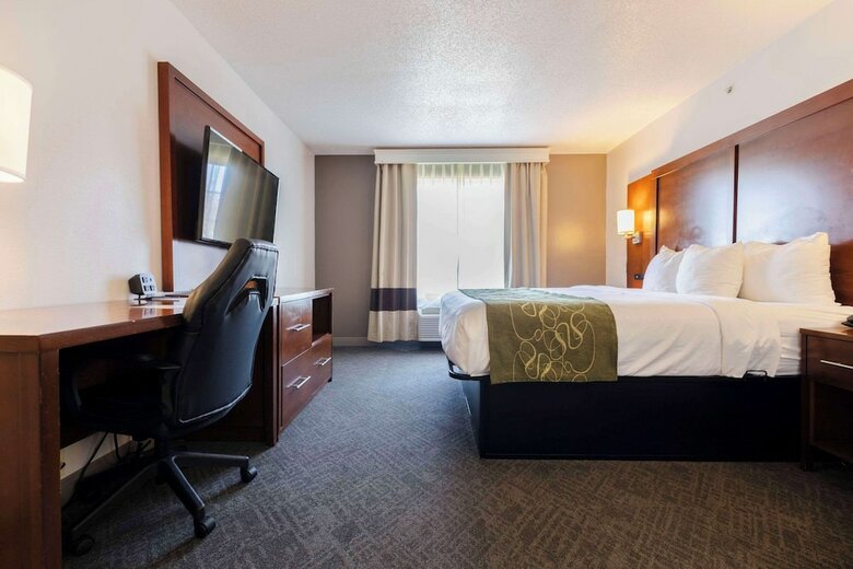 Hotel Comfort Suites