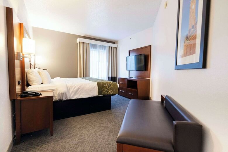 Hotel Comfort Suites