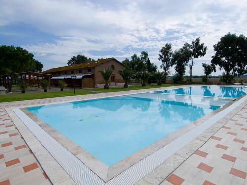 Grosseto Apartment Sleeps 4 Pool Air Con T247642
