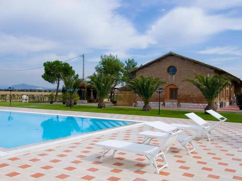 Grosseto Apartment Sleeps 4 Pool Air Con T247642