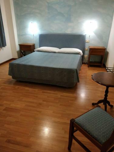 Hostal Gemini Camere E Suites