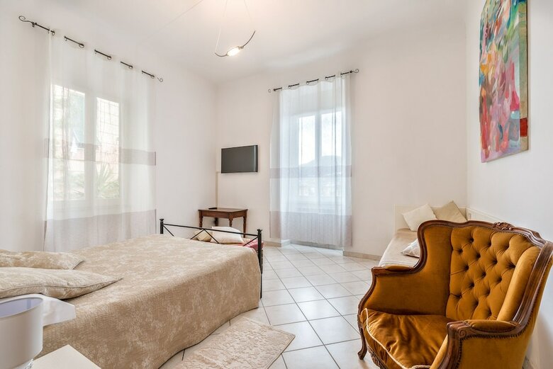 Lia Apartment