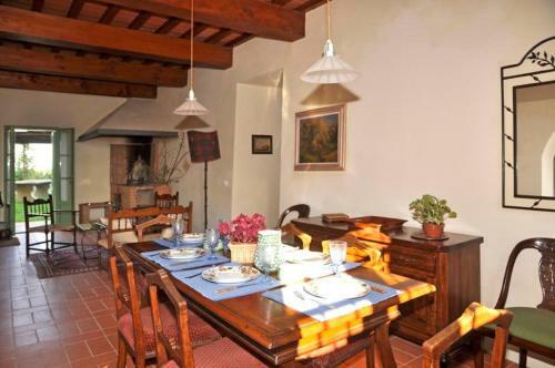 Senecchiolo Villa Sleeps 14 Pool Air Con Wifi