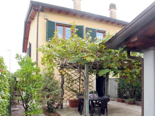 Locazione Turistica Casa Manuel (lia150)