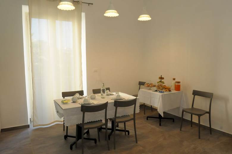 Hostal Della Torre Rooms