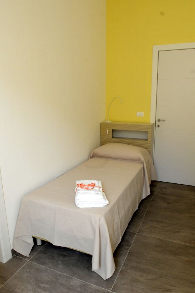 Hostal Della Torre Rooms
