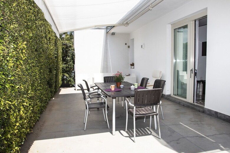 Villa Carlino House