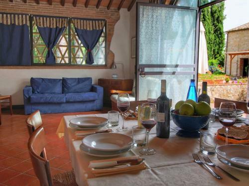 Holiday Home In Tuscany With Swimming Pool