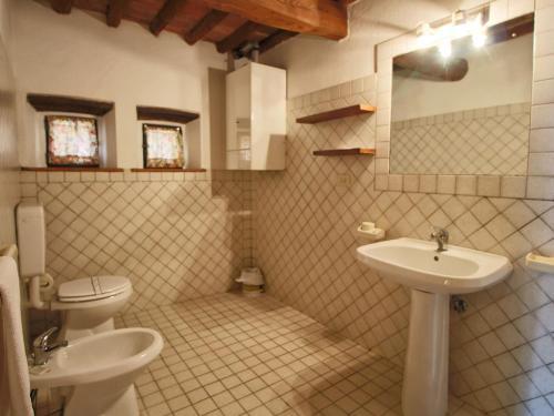 Holiday Home In Tuscany With Swimming Pool