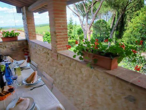 Modern Holiday Home In Colle Di Val D'elsa With Pool