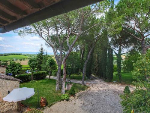 Modern Holiday Home In Colle Di Val D'elsa With Pool