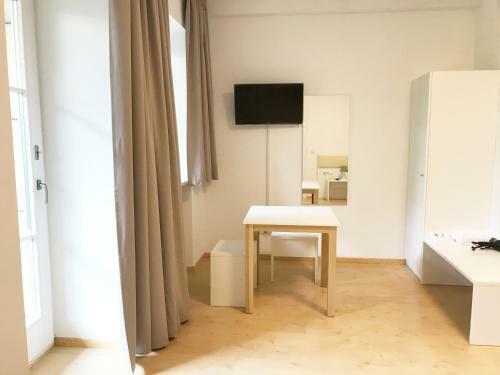 Hostal Manzoni Premium