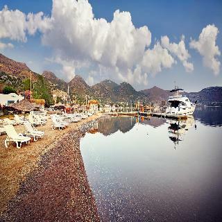 Admiral Beach Hotel