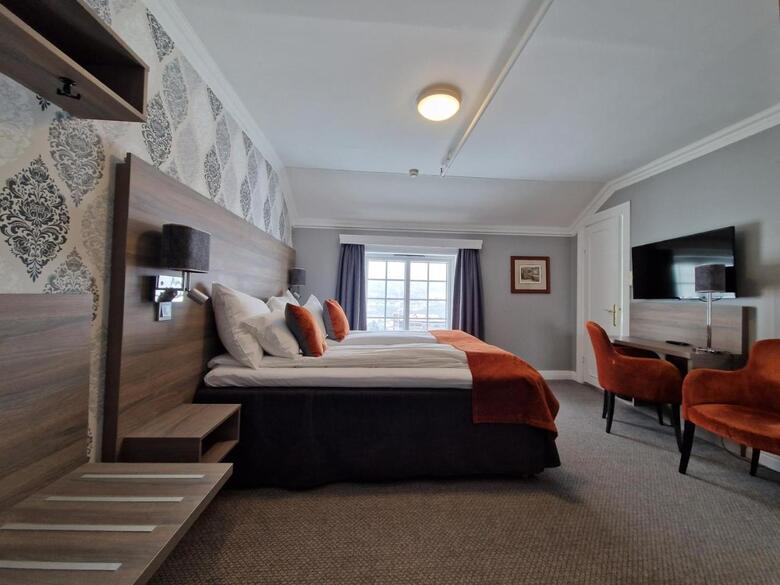 Dr. Holms Hotel