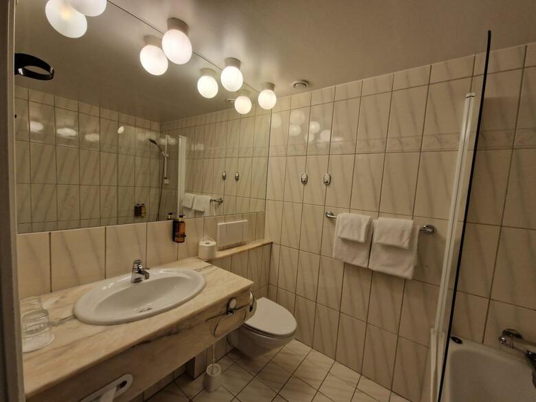 Dr. Holms Hotel