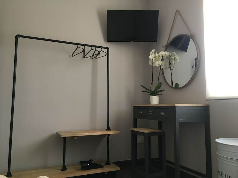 Hostal Quinque - Urban House