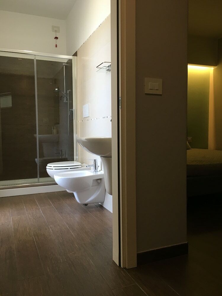 Hostal Quinque - Urban House