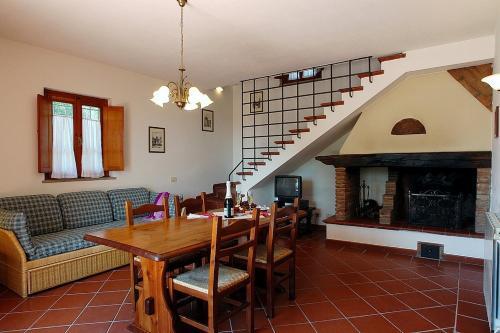 Montaione Villa Sleeps 6 Pool Wifi