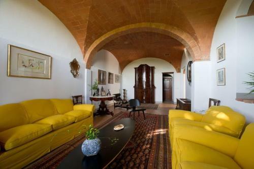 Montaione Villa Sleeps 8 Pool Air Con Wifi