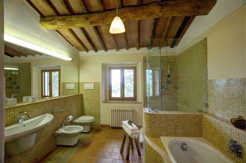 Montaione Villa Sleeps 8 Pool Air Con Wifi