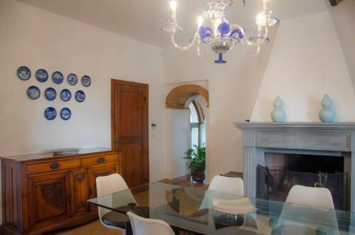Montaione Villa Sleeps 8 Pool Air Con Wifi
