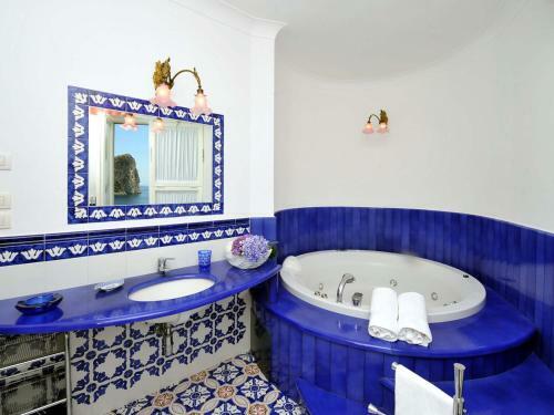 Marina Del Cantone Villa Sleeps 14 Pool Air Con