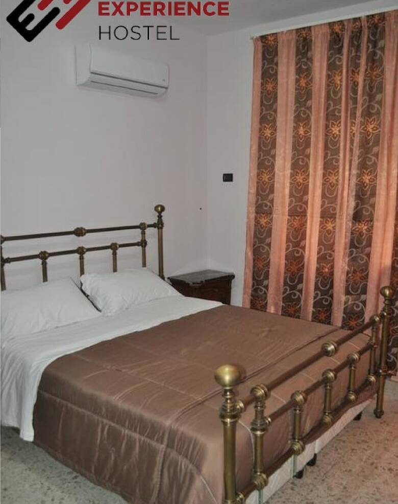 Naples Experience Backpackers Hostel