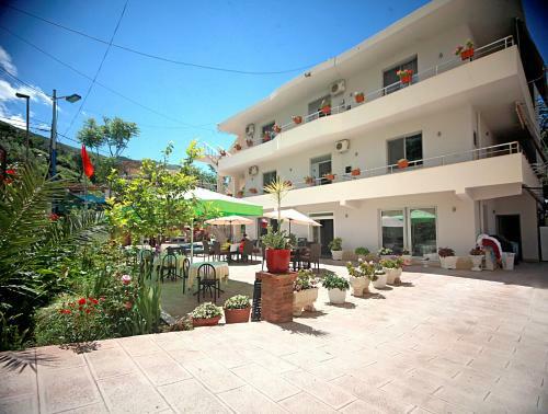 Hostal Hotel Nika
