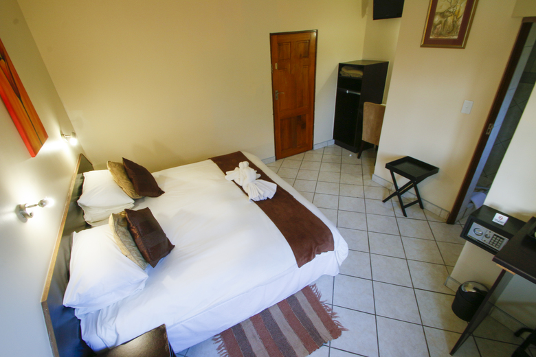 Elephant Lake Hotel