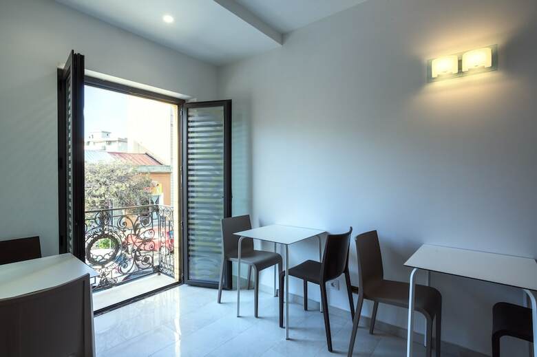 Hostal Th Collection Rooms