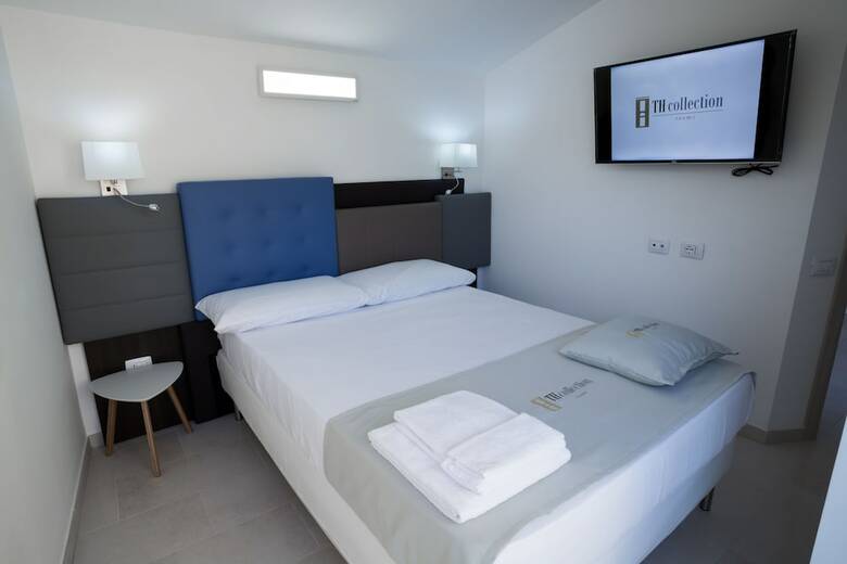 Hostal Th Collection Rooms
