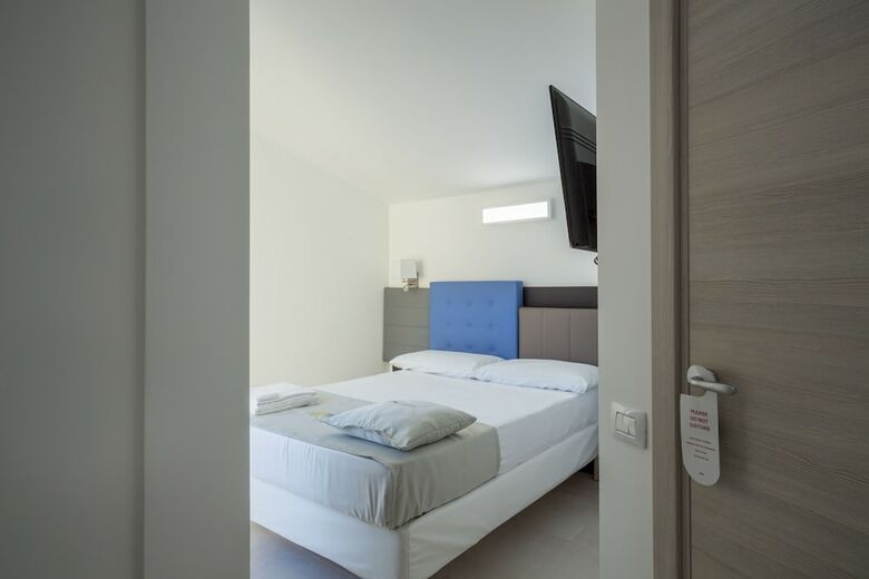 Hostal Th Collection Rooms