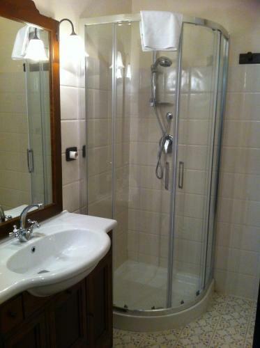 Palazzuolo Sul Senio Villa Sleeps 14 Pool