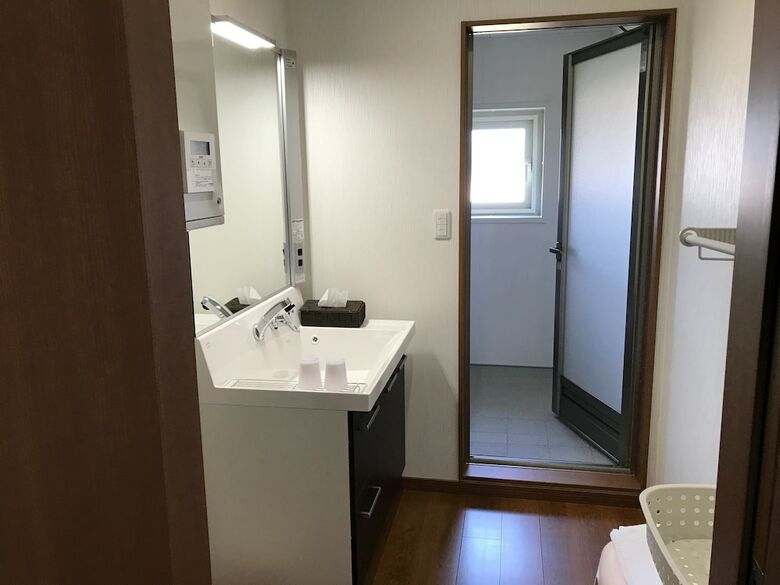 Tsuru Apartments