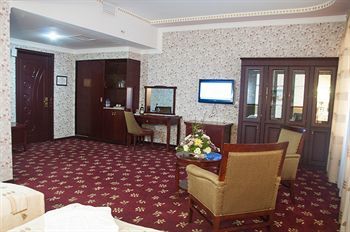 Golden Valley Hotel