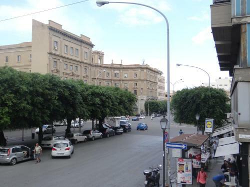 B&B Montecarlo Palace Stazione